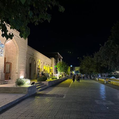 Munis Hotel Buhara Exterior foto