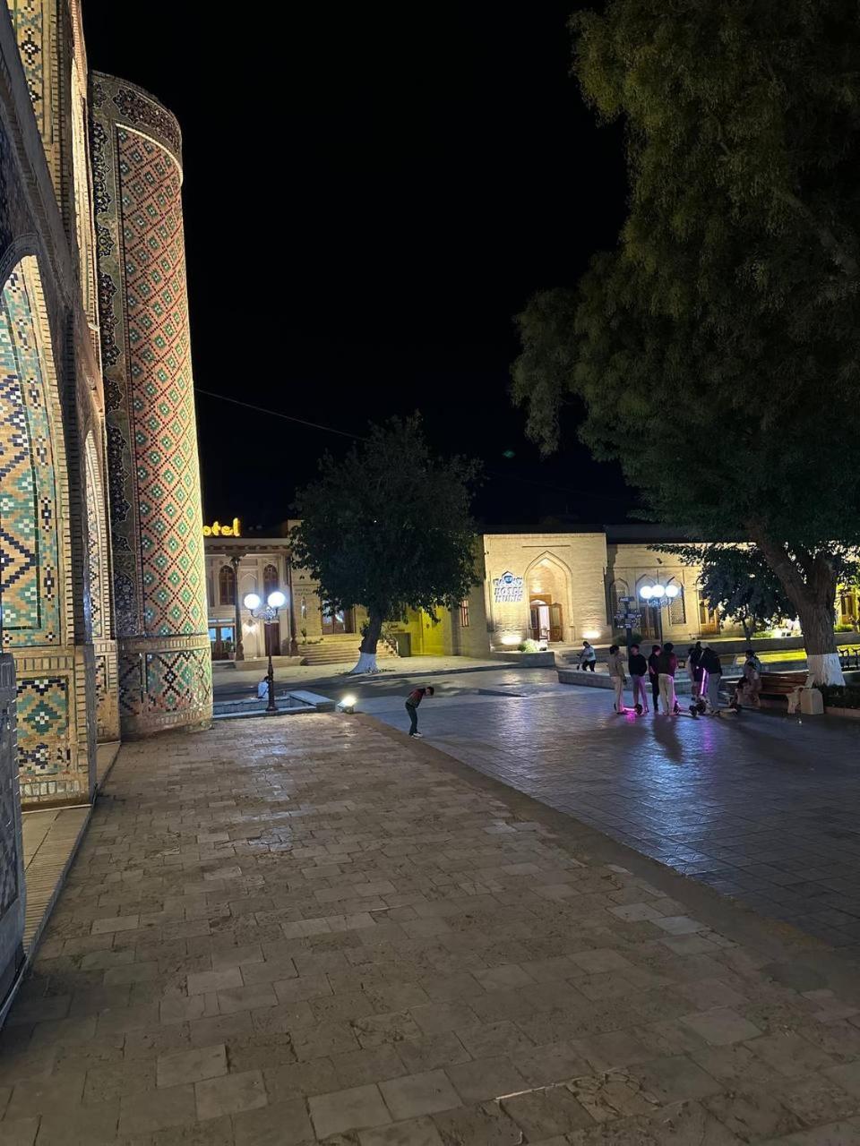 Munis Hotel Buhara Exterior foto