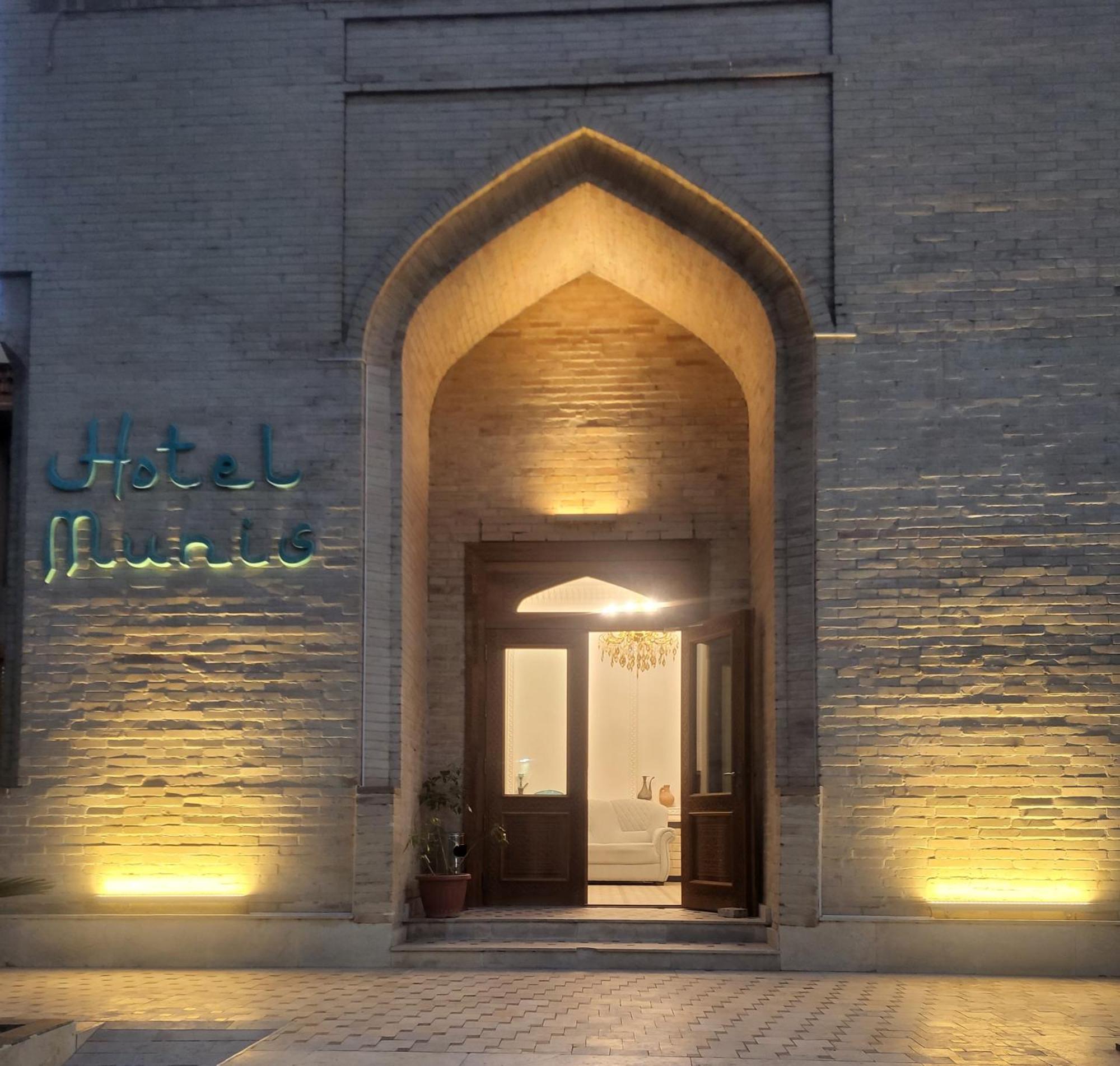 Munis Hotel Buhara Exterior foto